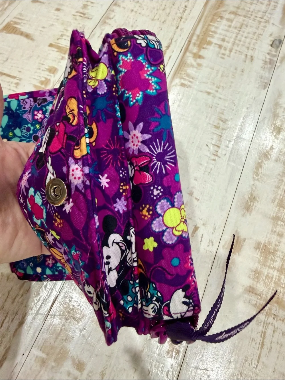 Vera Bradley Disney All in One Wristlet Mickey & Minnie Flirty Floral Retired - Picture 6 of 10